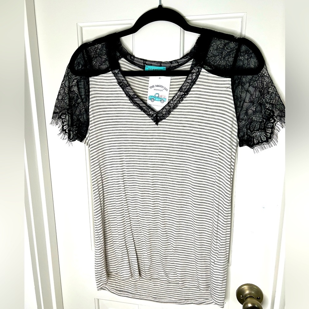 PS Kate Boutique Top Lace Sleeves - NWT Size Large